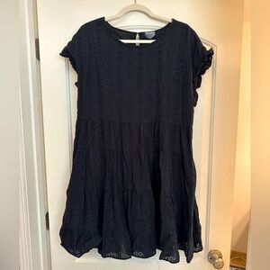 Arula tiered eyelet dress in black 🖤